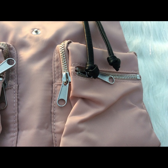 Pink/black  Back-pack - Picture 3 of 4